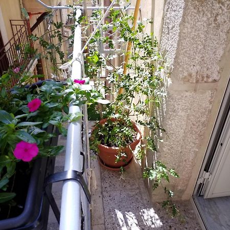La Casa Di Bianca Apartment Калтаджироне Екстериор снимка