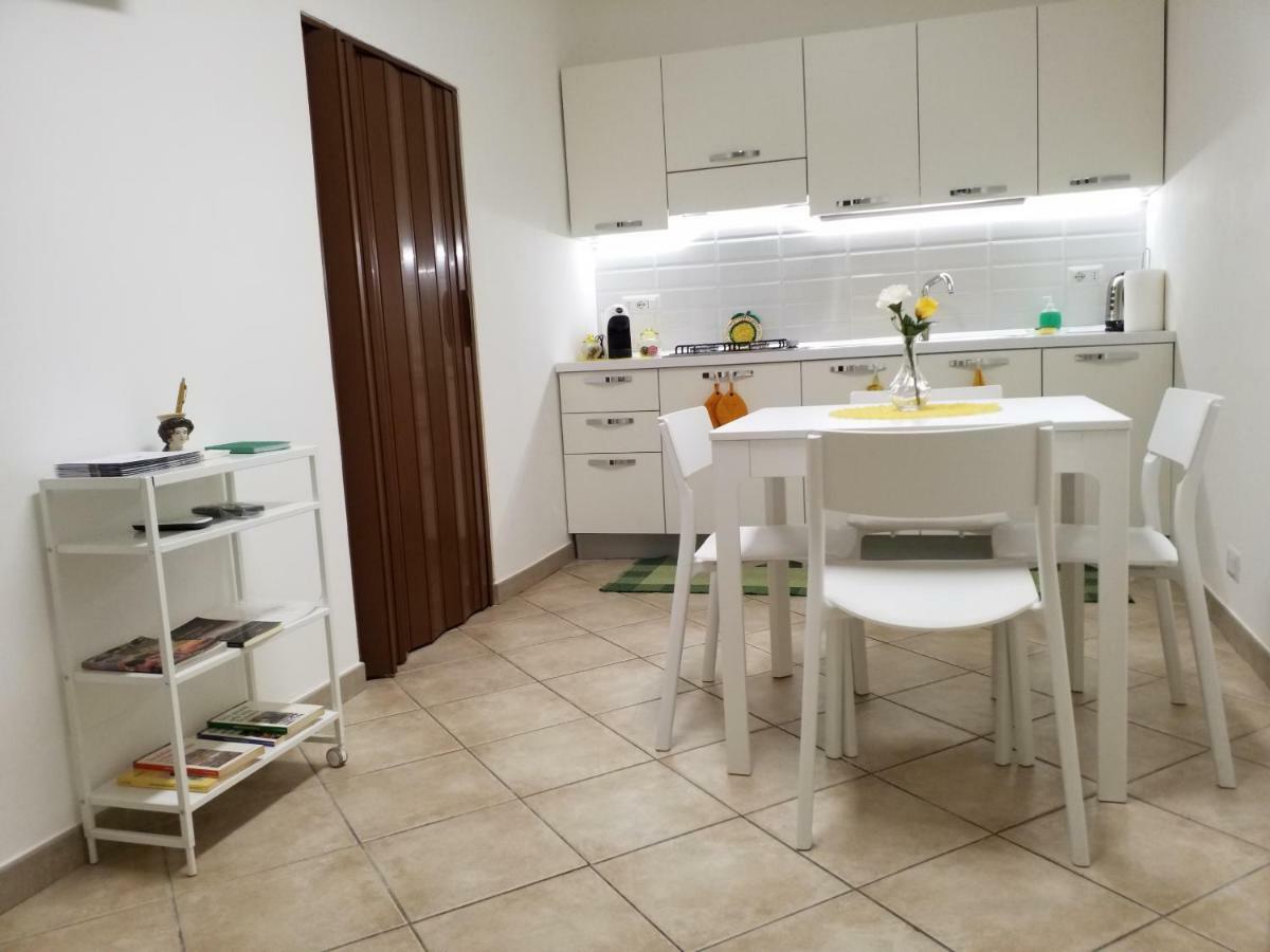 La Casa Di Bianca Apartment Калтаджироне Екстериор снимка
